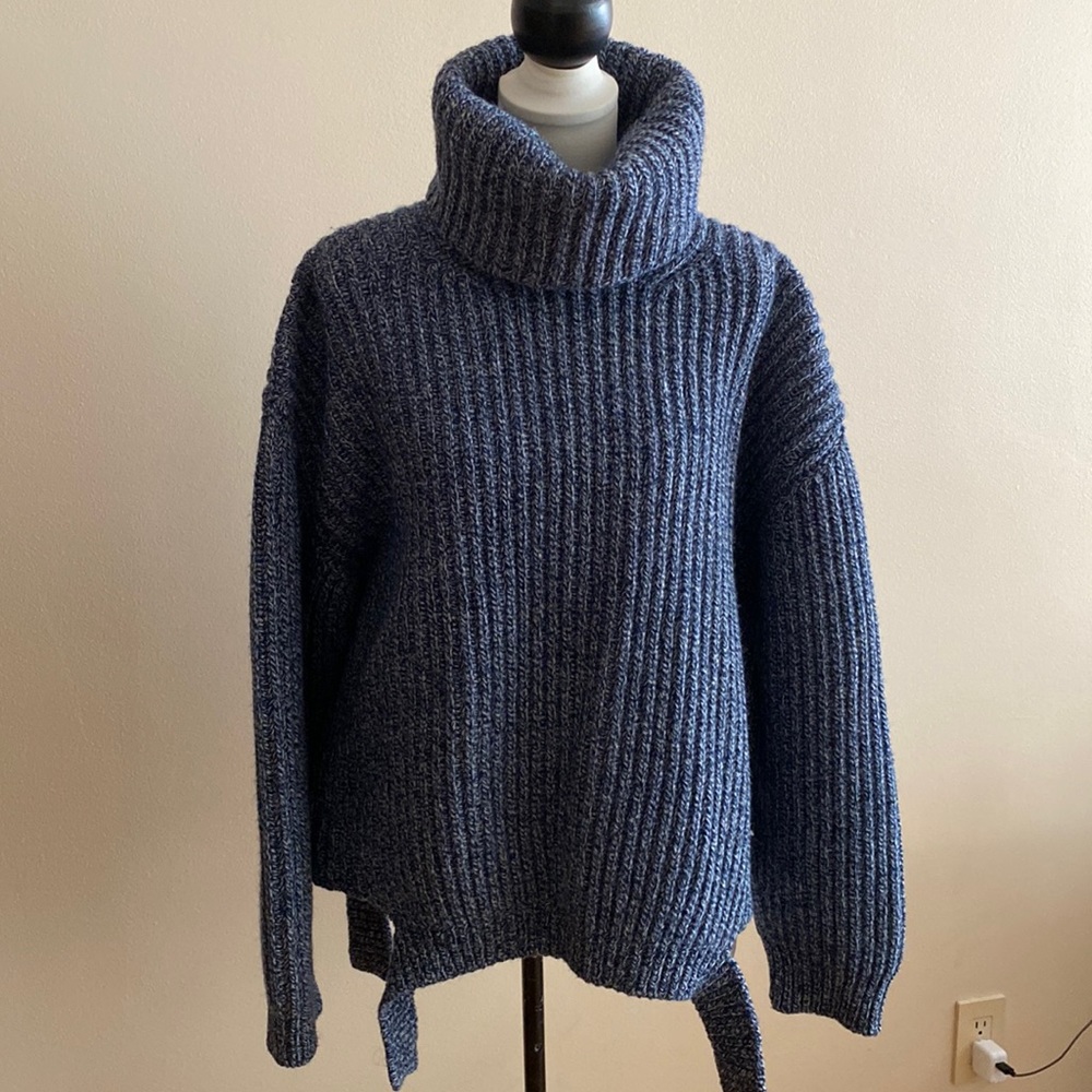NEW Auth. BALENCIAGA Runway knitted SWEATER 8US/ 38 ITALY ( runs big)